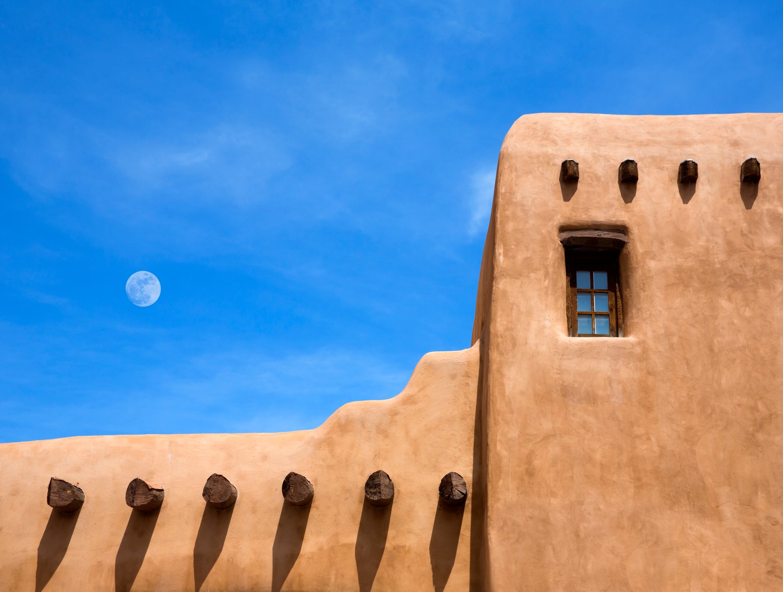 Stucco Repair in Tucson: How to Fix Cracks Before They Become Problems